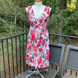 Eddie Bauer v-neck dress pink/blue flowers sleeveless tie around waist sz. M